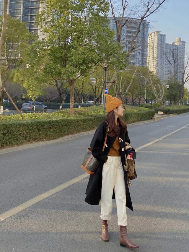 冬日 穿大衣该如何搭配才洋气?今年流行“大衣+靴子”,高级又优雅