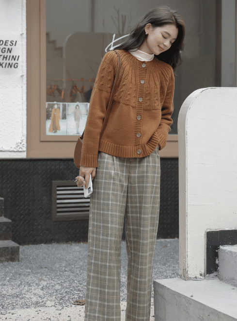 毛衣 气质清纯小姐姐:教穿搭一套毛衣的魅力,温柔又可爱,值得借鉴!