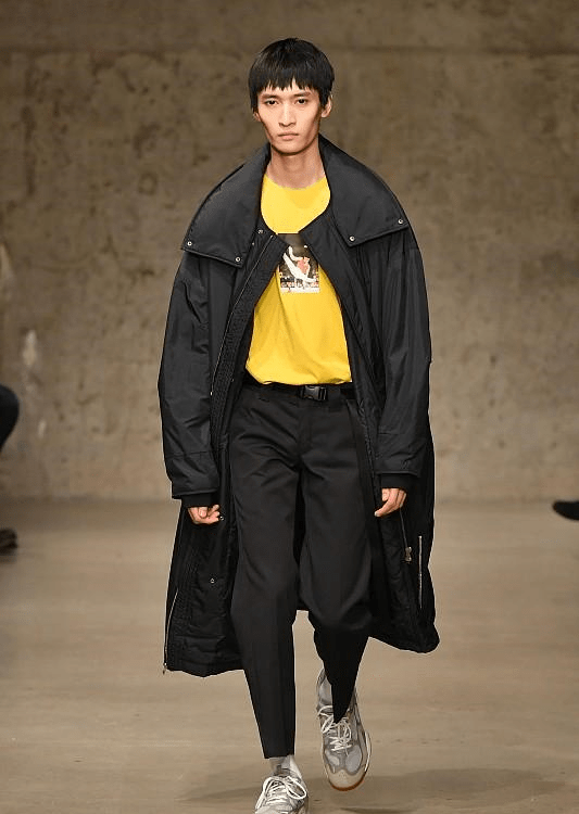 黑色 黑色棉服的时尚搭配推荐来了，这么搭配不仅时髦，还挺有特色