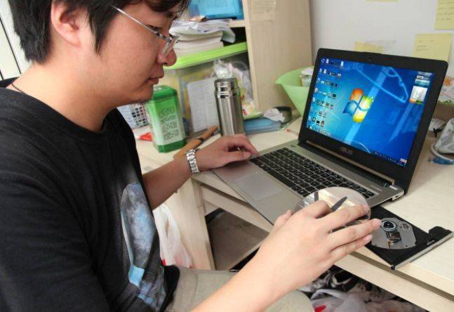 唐磊|27岁男子脑梗瘫痪,抽出“牛奶血”,全是因为常吃这两种早餐