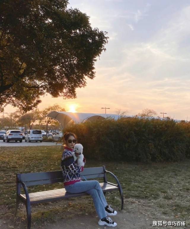 颜色 又是迷上林允儿的一天，私服穿搭变着法的美，不愧是顶流“巨星”