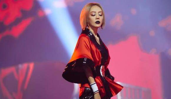 卫视|谢娜怀孕缺席《百变大咖秀》，沈梦辰超吴昕取代她，成功模仿宁静