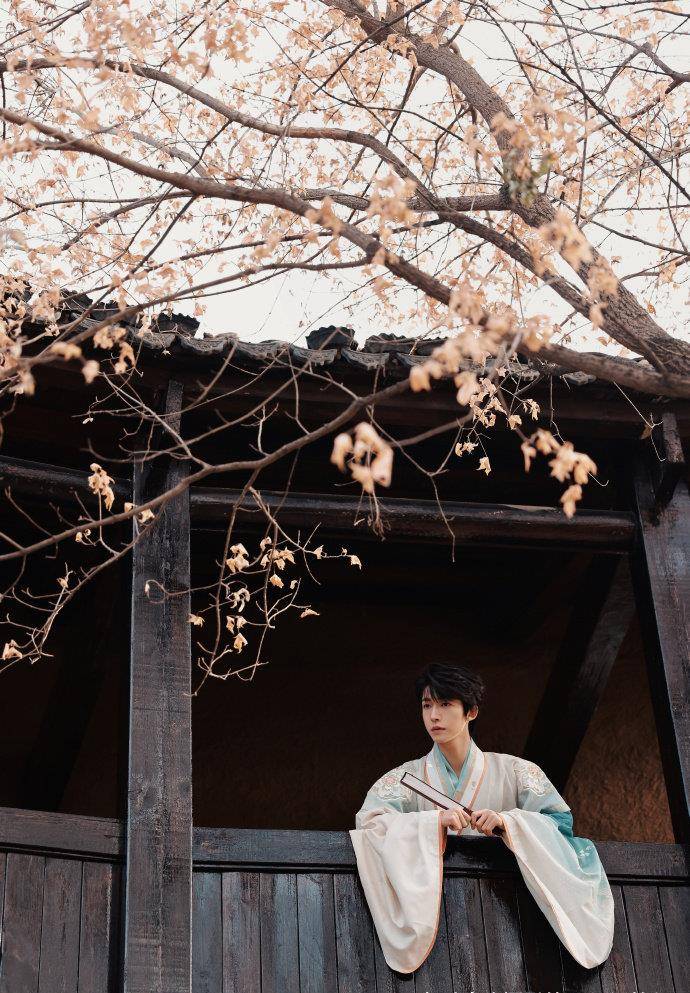 超越 盘点穿汉服拍照最好看的明星，杨超越排第一没人反对吧？