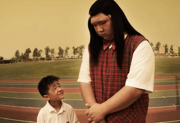 周星驰|《长江七号》中的超级班花被曝光身份,网友:星爷实在是太厉害了!