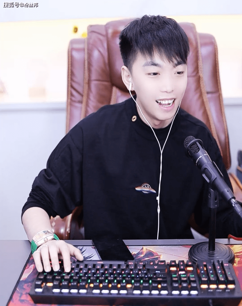 发哥57秒教导无效赵小磊携程玩出新花样找同工会主播代播