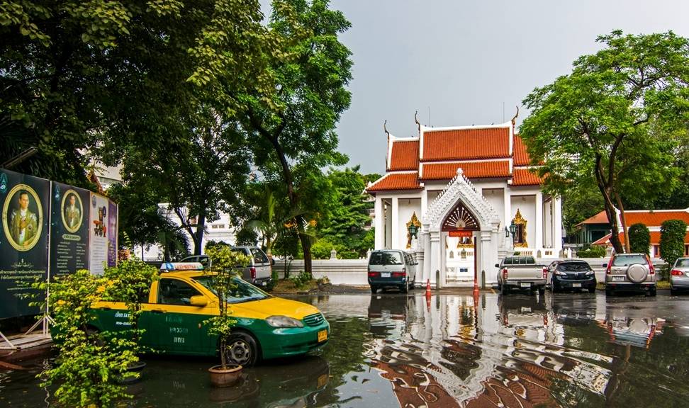 人妖、开放、拥堵、满街佛寺，如何客观评价泰国？