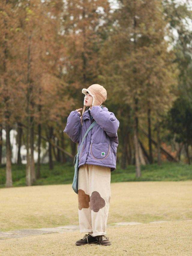 经典 冬季精选：可爱女生是否种穿搭？羽绒服+裙子+贝雷帽温柔的实用性