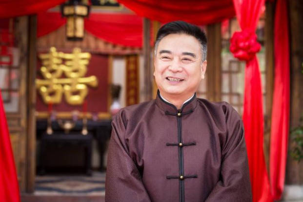 红花|《小敏家》中的佟兵妈和李主任,看似不起眼的配角,来头都不小