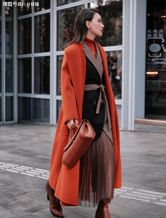 牛油果 冬天不要老穿黑白灰了，这几种颜色甜美温柔又显白，减龄又时髦