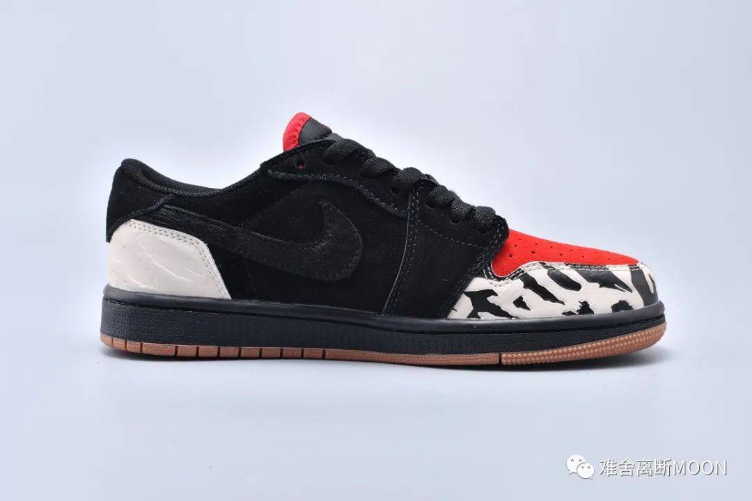 没和travisscott联名soleflyaj1红斑马不比倒钩火爆市面版本差异大