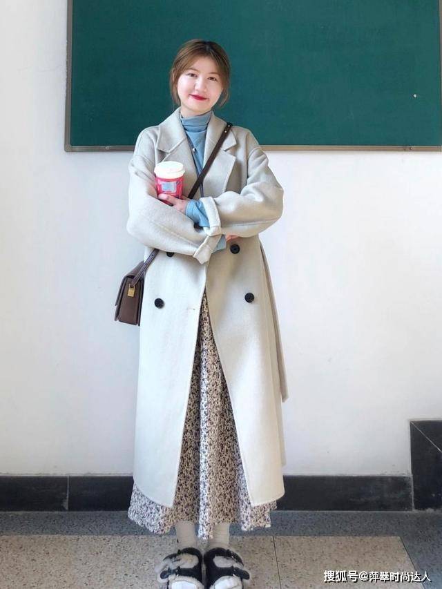 小个子 小个子女生，冬季穿搭记住这2个“口诀”，身高155也能变身时髦精