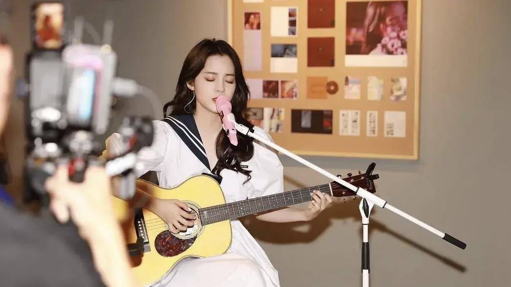 欧阳娜娜唱歌有多甜 620db1178a4a45ab96c381626b9b6299.jpeg