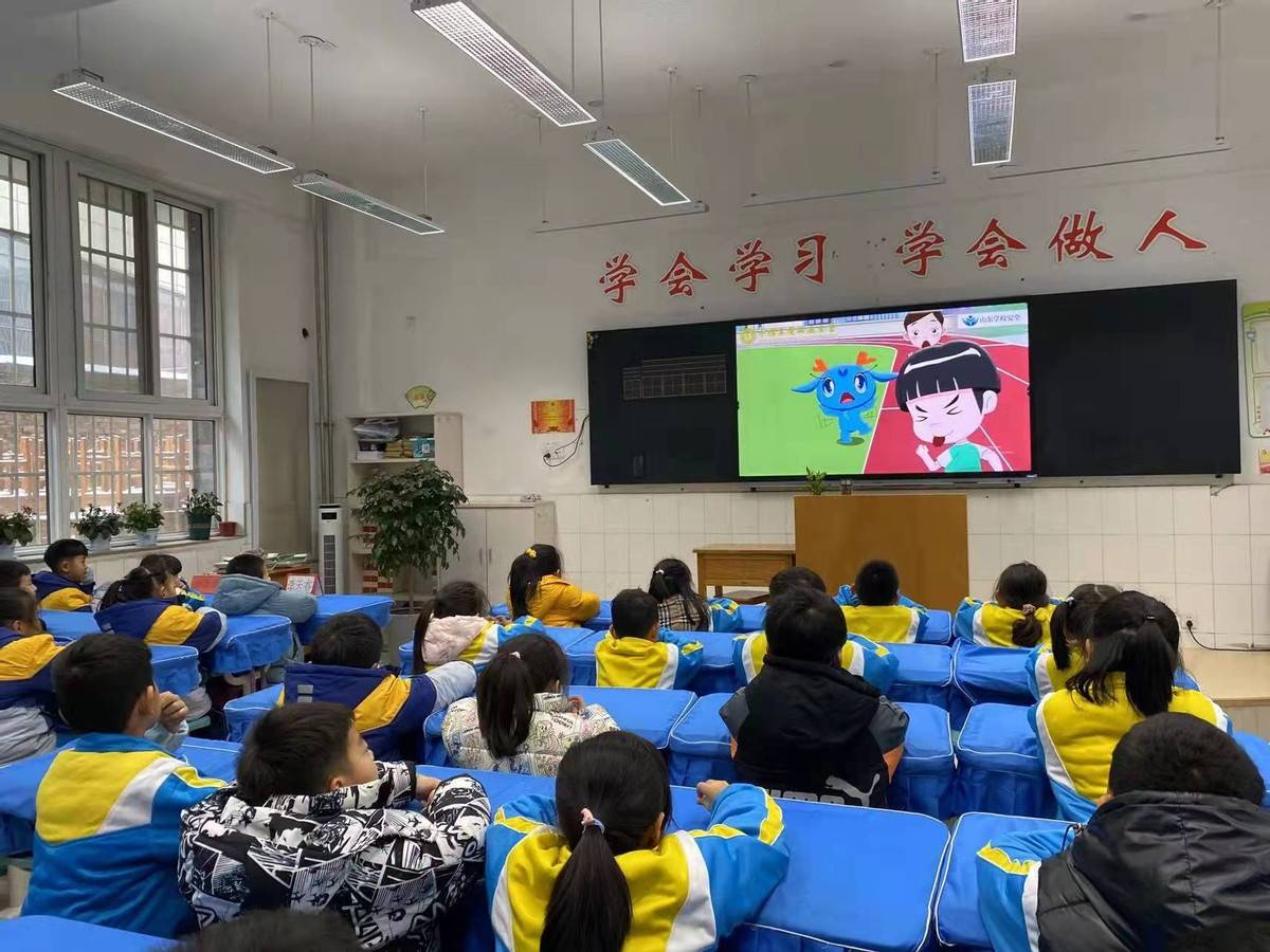 进行|“双减”下促健康—濮阳市油田第六小学开展多项形式安全运动宣传