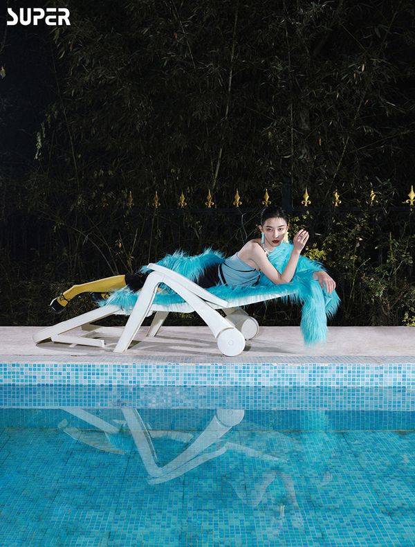 出圈|孙佳雨《对手》频频出圈 最新杂志大片演绎色彩美学