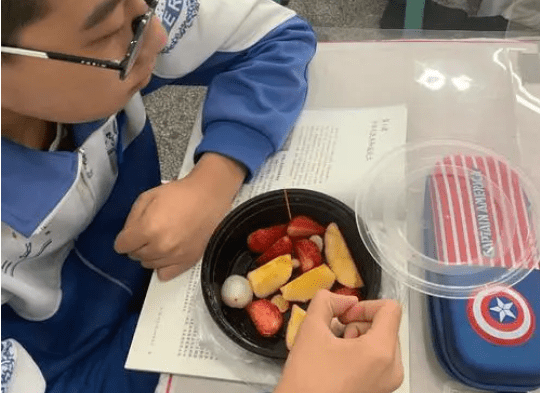 活动|又一童年回忆消失了,中小学不再提供这项服务,家长直言早该如此