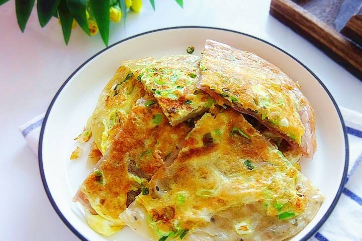 葱花|最近早餐迷上吃它,5分钟做好的鸡蛋饼,简单省事,好吃又顶饱!