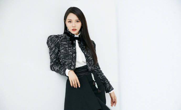 黄奕|伊能静批写稿的人请学会尊重女性，《吐槽大会》遮羞布终于被扯下