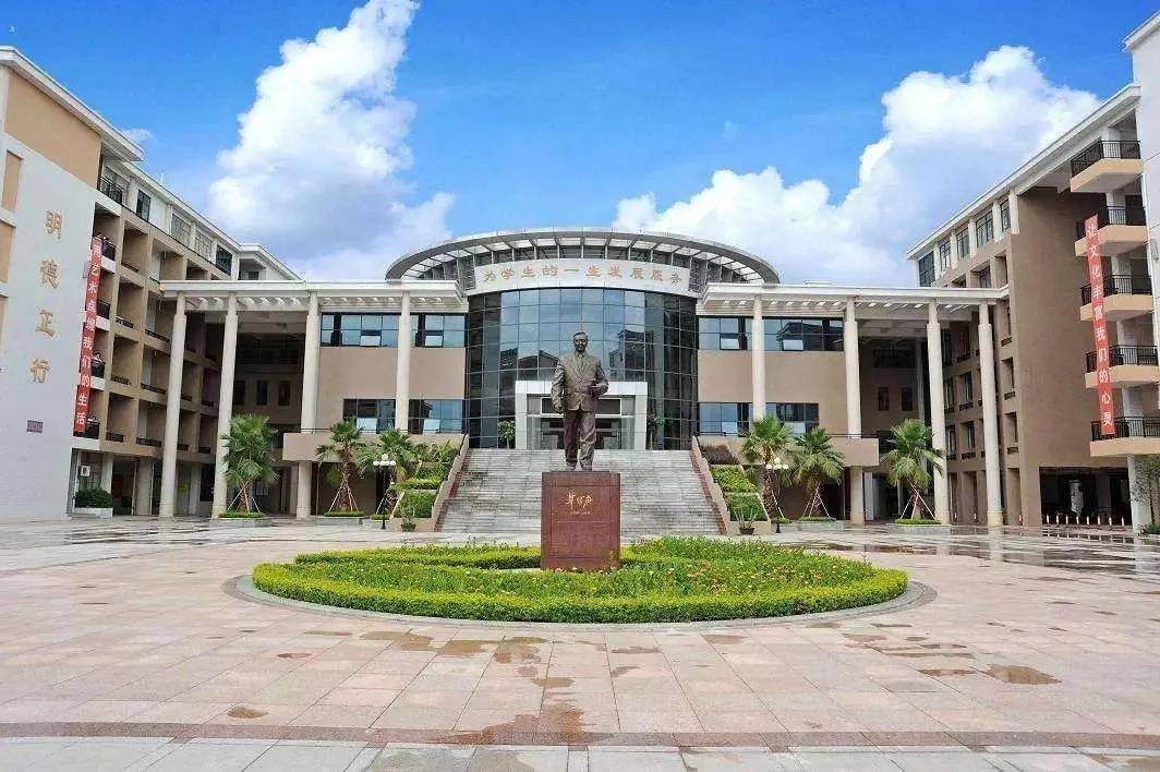 今天和朋友去中山颐安御品公馆看房了谈一下个人看法楼盘优缺点分析