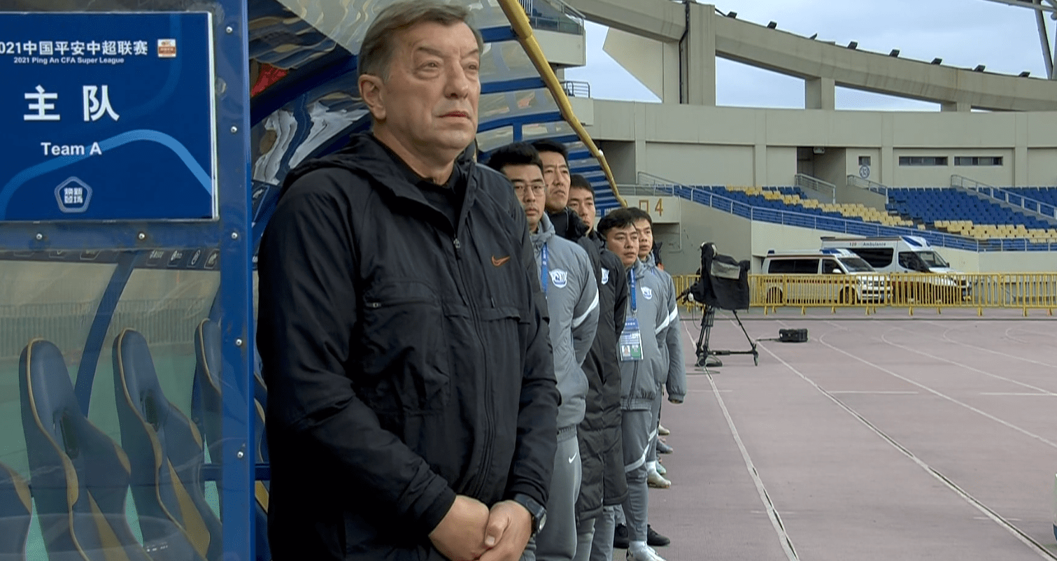 李超|0-2！武汉队运气差到家，李金羽不败纪录终结，沧州雄狮保级在望