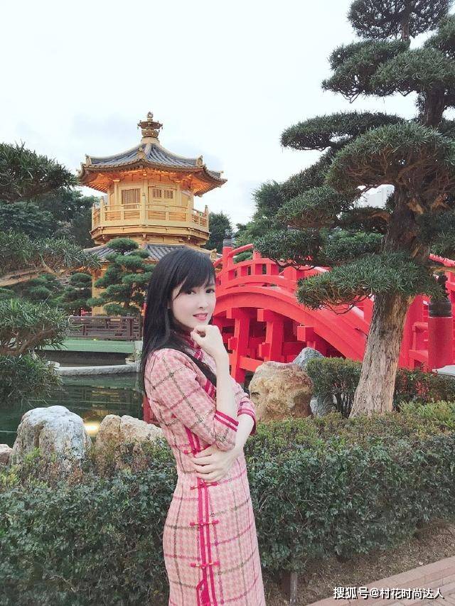 玉女 52岁周慧敏深夜爆照，不愧是“玉女掌门人”，穿“床单”这么好看