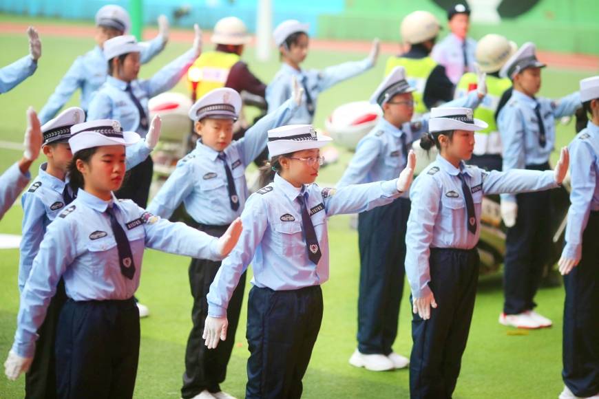 步伐|福州市融侨小学：超萌超酷！体艺节开幕式燃爆