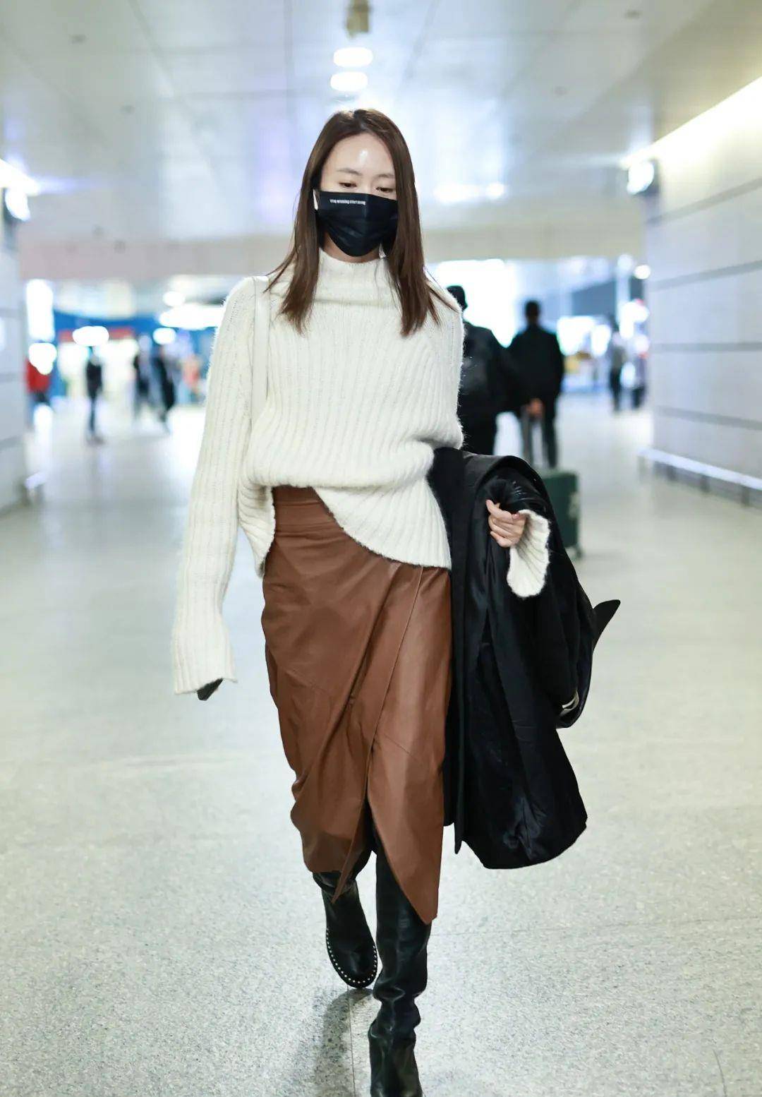 唐艺昕 唐艺昕的高领毛衣，有那么难穿吗？