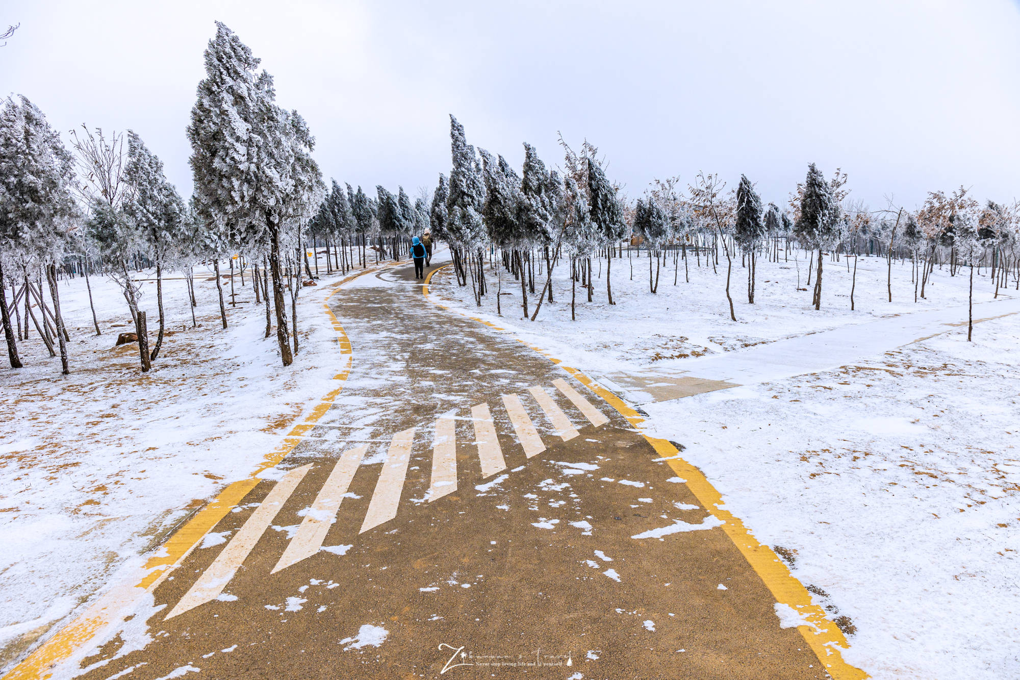 滑雪场|郑州周边自驾游，山上的城堡滑雪场开放了！跨年元旦带娃好去处