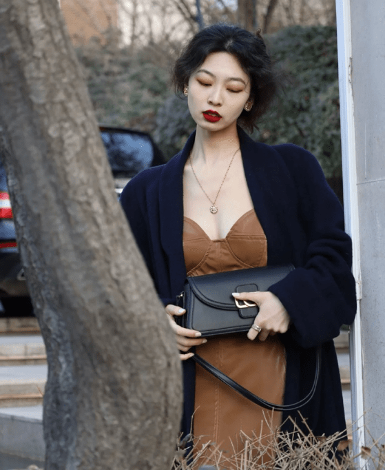 饰品 港风为什么经典不过时？无非就是掌握这些元素的搭配，复古又高级