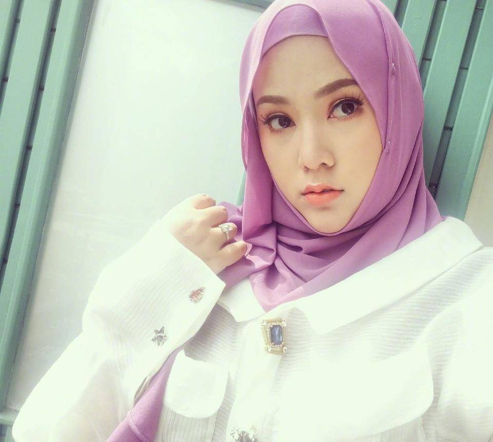 又一知名女歌手官宣离婚,曾参加《我是歌手》,和邓紫棋关系好_茜拉