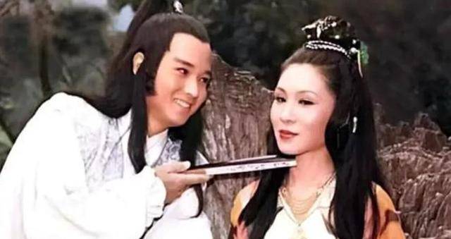 西门|被全网骂了二十多年的西门大妈，与男神演亲密戏，黯然退圈之谜