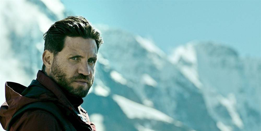 因为|深入鲨鱼区、遇到雪崩，3个替身意外去世，这部电影拍得太惊险