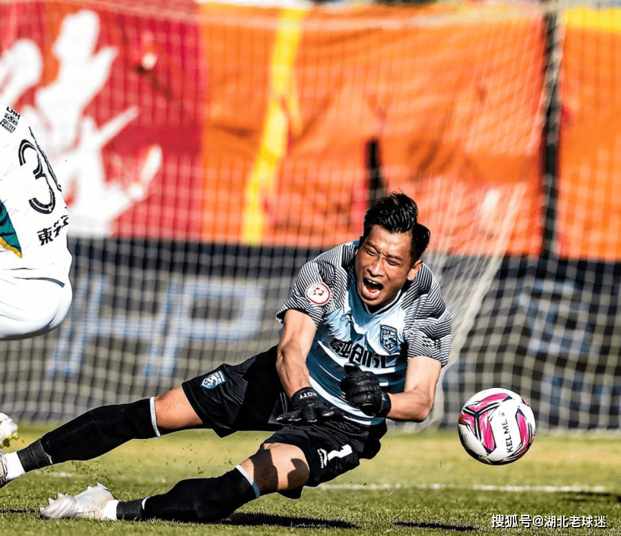 武汉三镇队的守门员哪去了 d400c1e050f84fc1827b79ee2f3d4c16.png