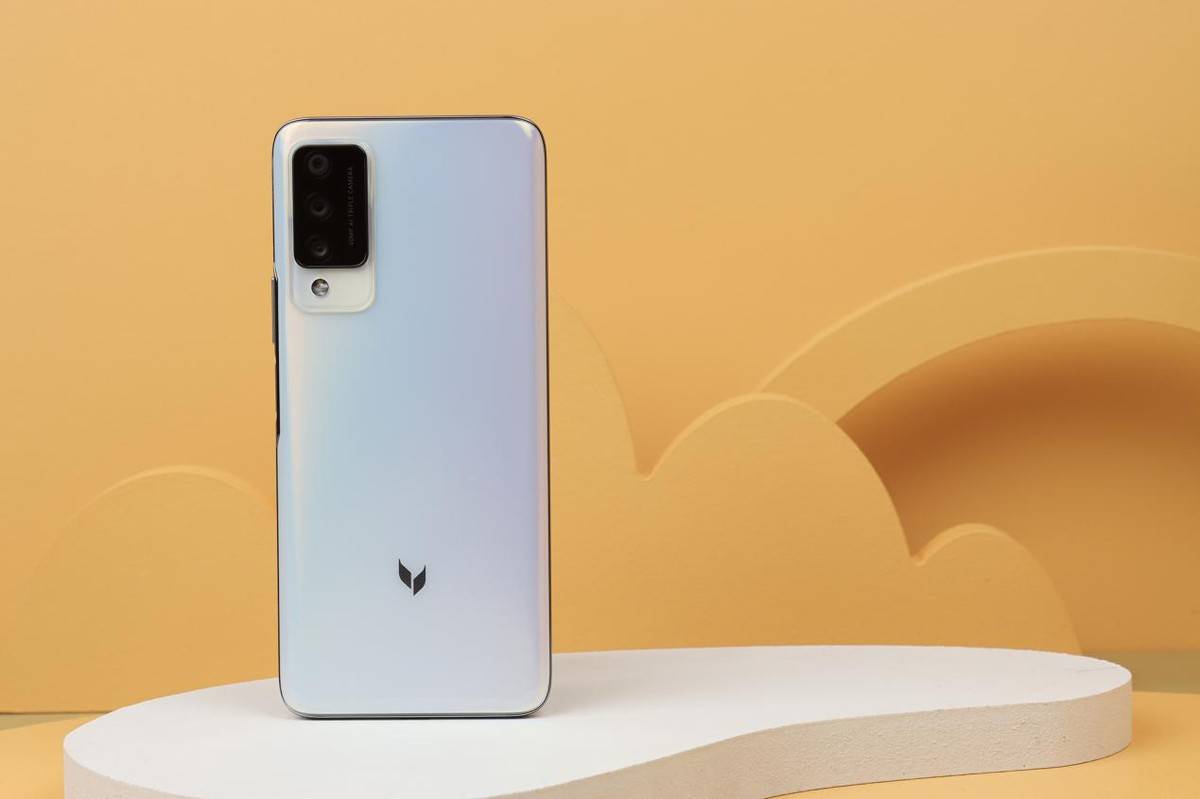 麦芒10新品评测：精致外观、卓越摄影，体验升级很明显