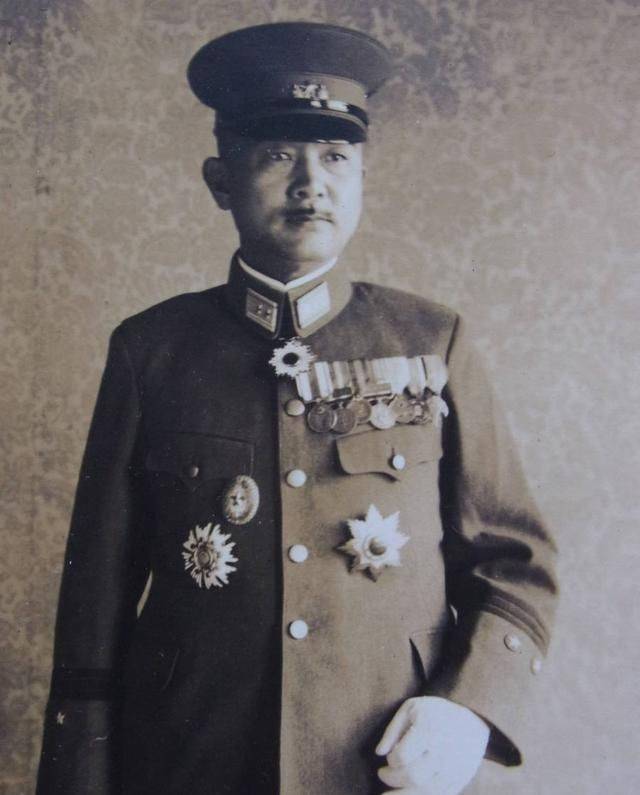 栗林忠道1945年1月,已经被卷入第二次世界大战的美国派遣海空军运载近