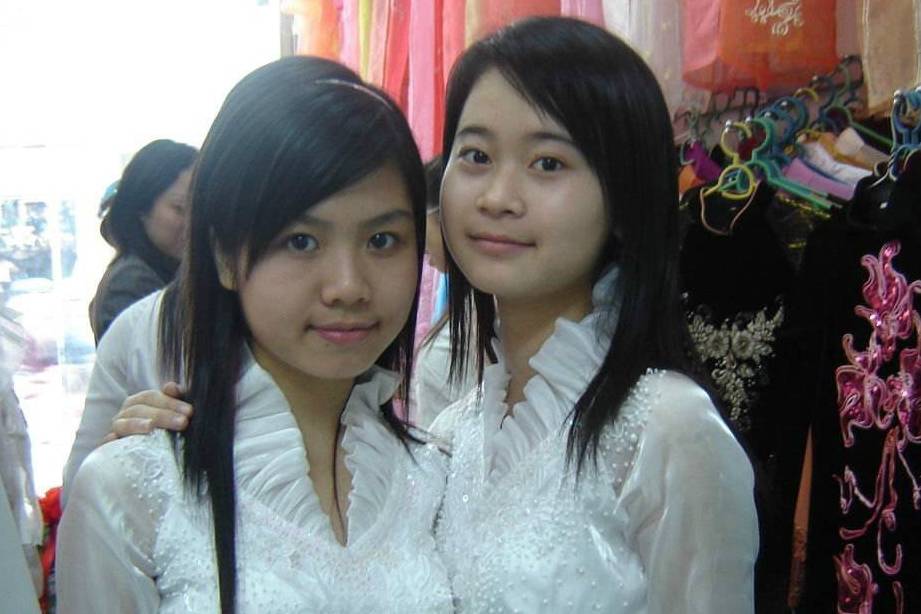 越南女孩嫁到中国4年之后回老家父亲看到没有认出来