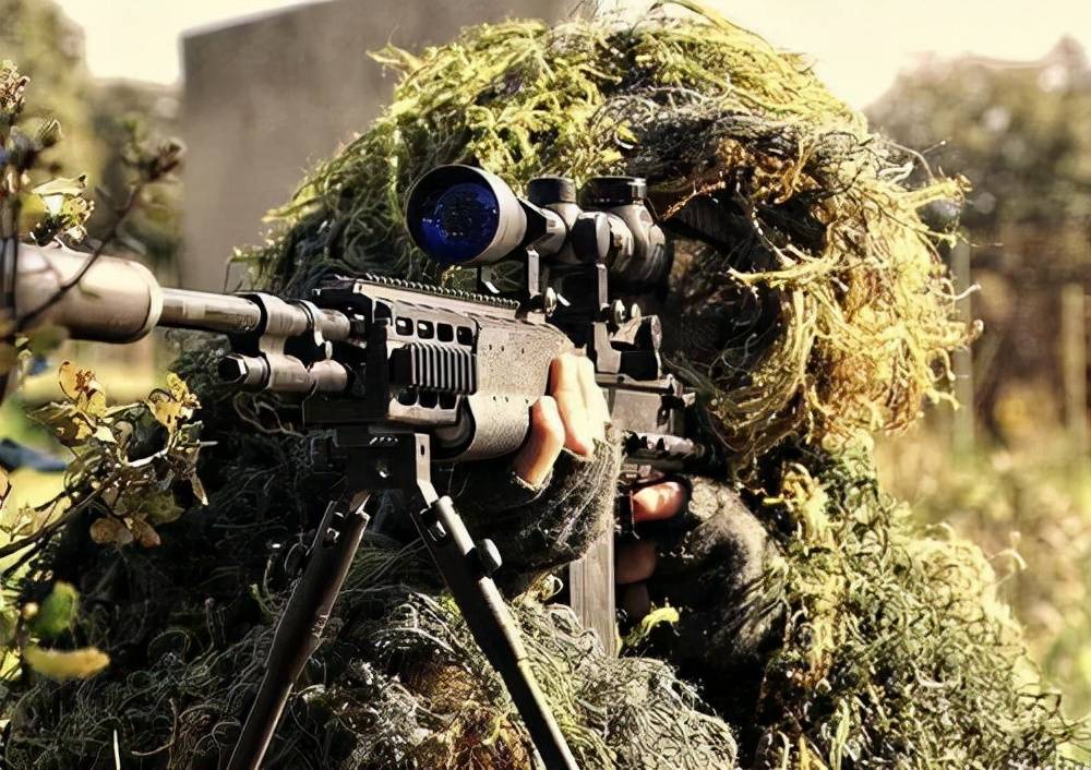 原创世界最强狙击手肉眼瞄准狙击敌人542人10万苏军为之胆寒