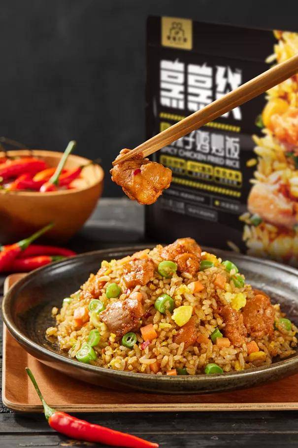 烹烹袋·川式辣子鸡炒饭图片来源:烹烹袋实际上,这一包装思路已经成为