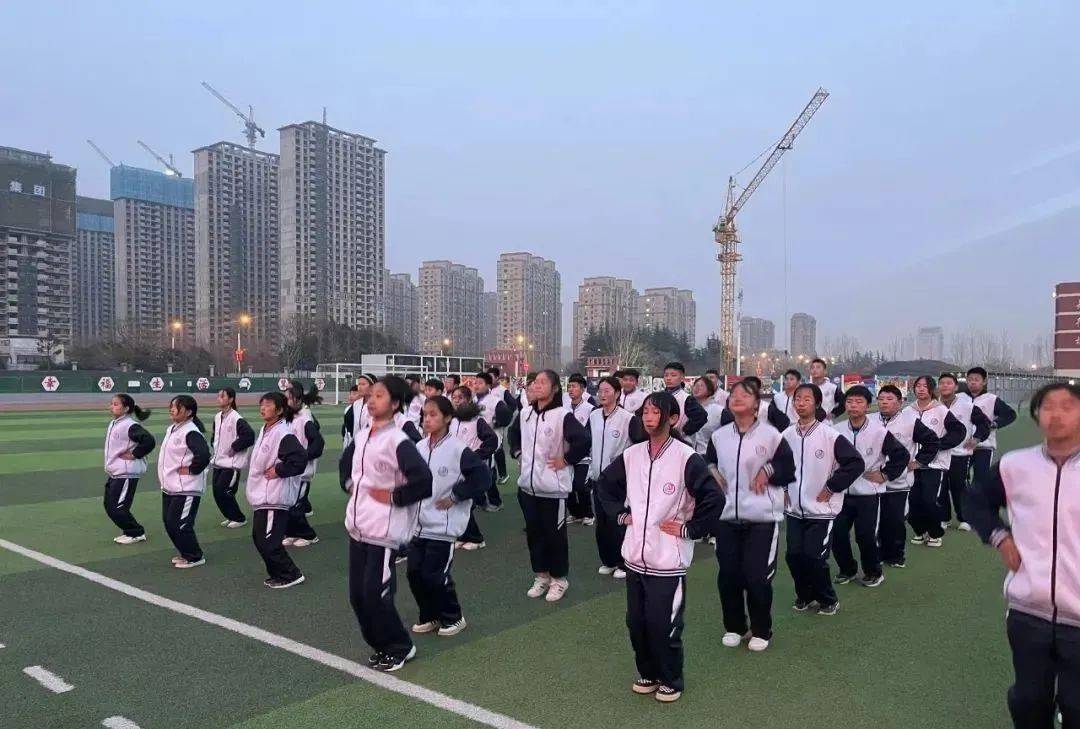 河南实验中学校服门- 搜狗图片搜索