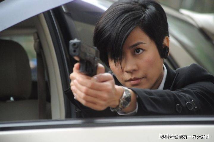 飞虎》贼王与孤女,本该过冷血无情的日子,却偏偏爱得感人至深_姚美玲