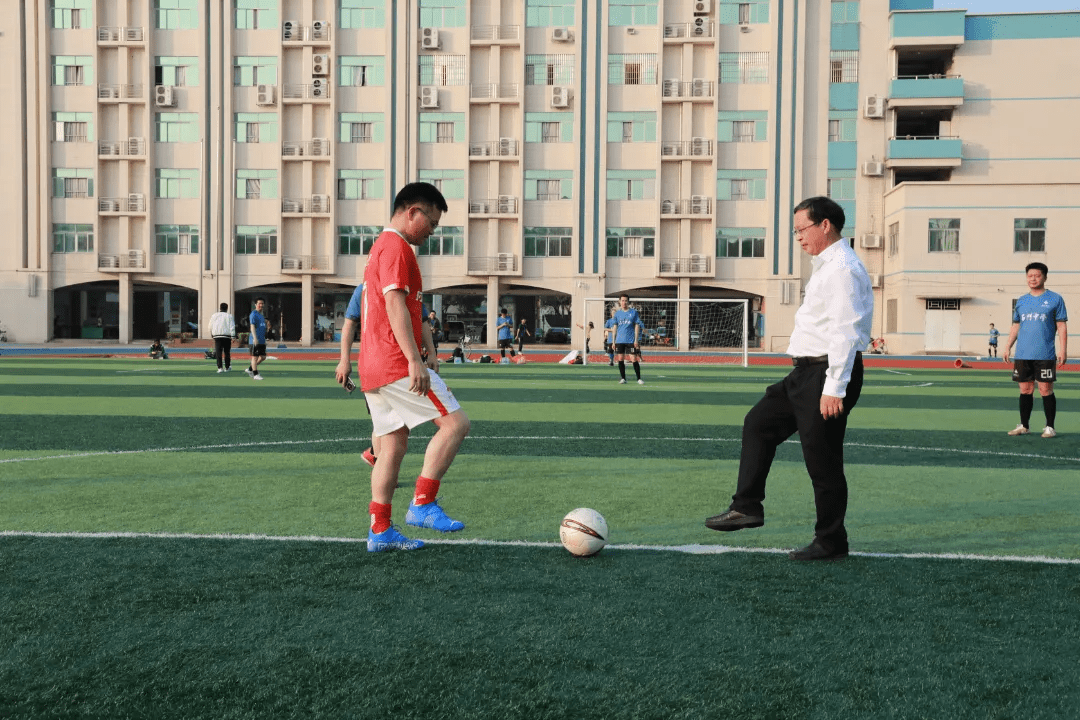 以球会友,共促发展——石门中学vs时代中国_比赛_友谊赛_足球场