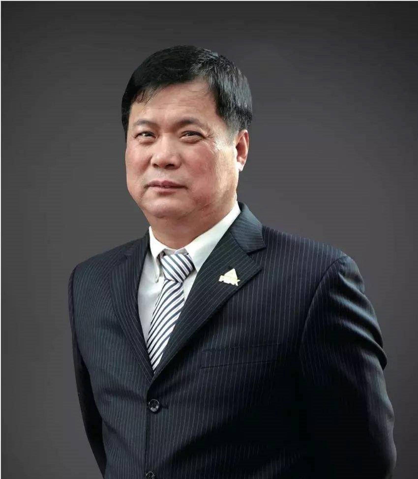 泉州鞋王再现23岁白手创业逆袭捐款一亿退市5年后再启ipo