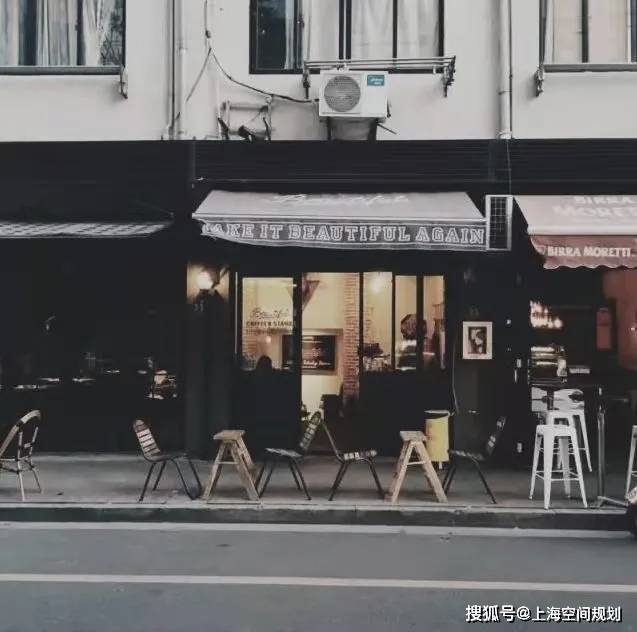 咖啡馆里的温柔瞬间 4ace9ed27a4948beb1254560d1fee810.jpeg