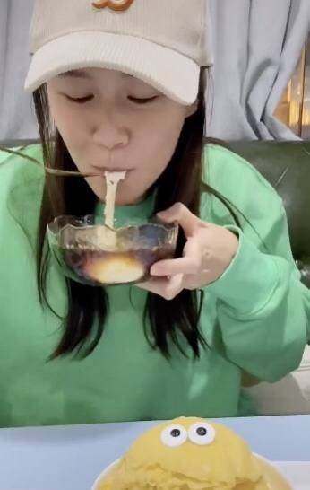 秦怡的婚姻汤加丽简介喊过一声疼他也未曾我是歌手第一季