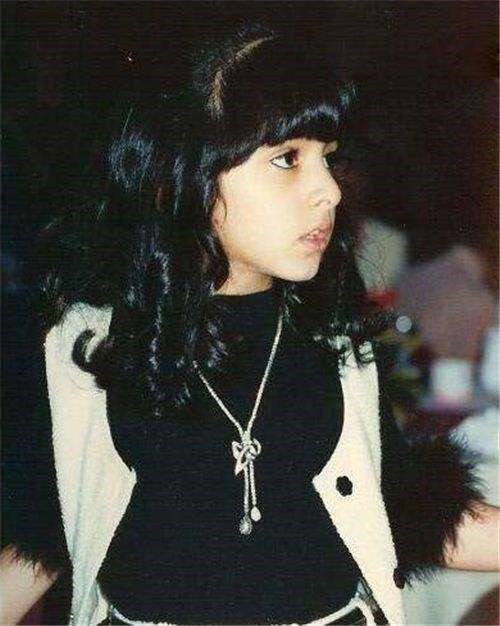 迪拜最美王妃，41年生活在深宫，22年生12个孩子，可惜这绝世容颜