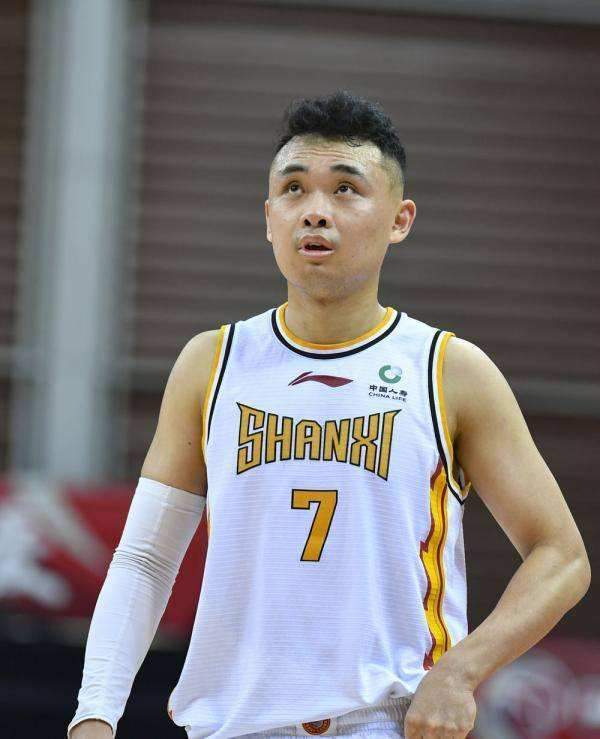福建|CBA克莱汤普森？两场飚15记三分狂轰56分，三分命中率超6成真无解