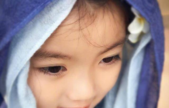 很漂亮|有种“整容式”长大叫阿拉蕾，从软萌可爱到精致面孔，美成小仙女