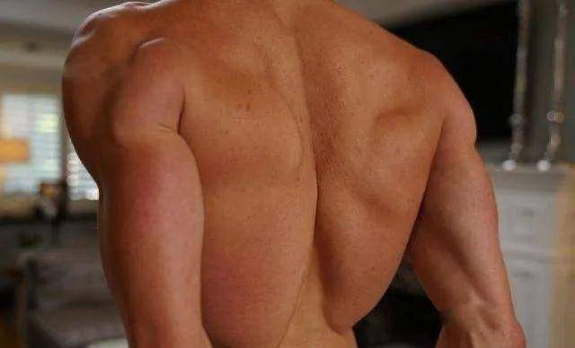 什么10年整容190次,变身猛男芭比,辣眼全网:什么?连全身肌肉都是假的?