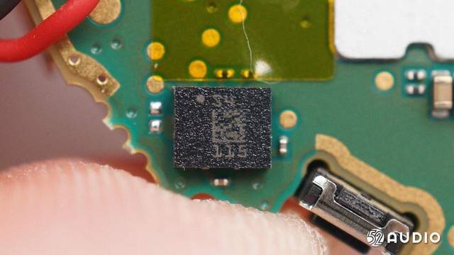 采用美信光学传感器，豪鹏科技电池，GARMIN佳明VENU2手表拆解报告