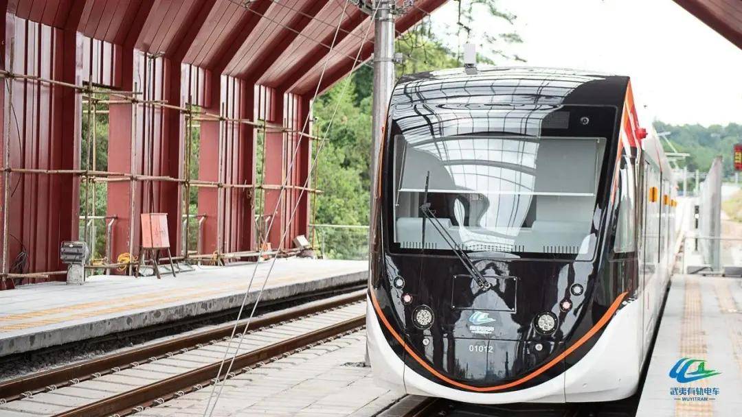 福建首条轻轨来了票价最低5元元旦通车运营