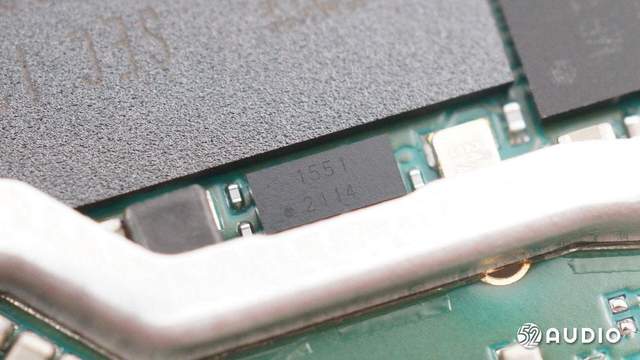 采用美信光学传感器，豪鹏科技电池，GARMIN佳明VENU2手表拆解报告